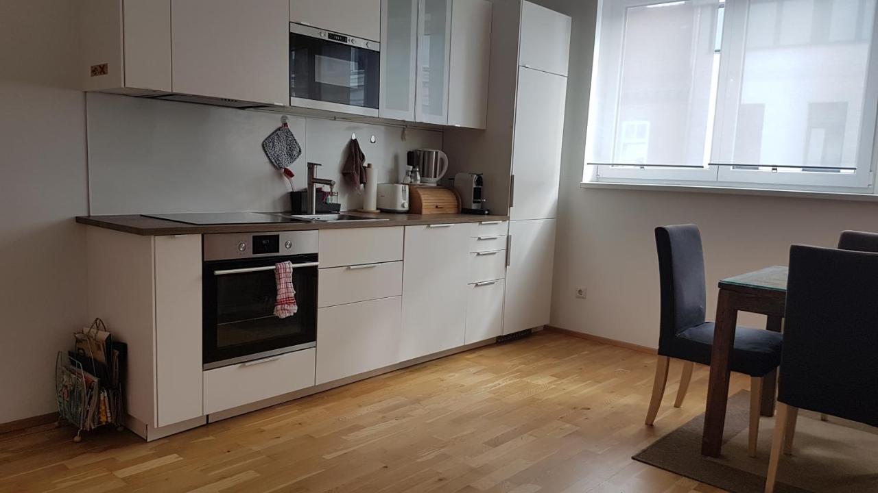 Moderne Maisonette Mit Terrasse Viena Exterior foto
