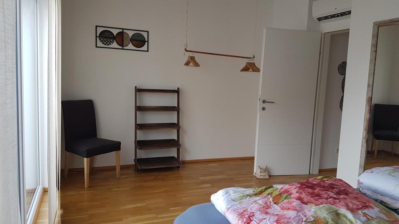 Moderne Maisonette Mit Terrasse Viena Exterior foto