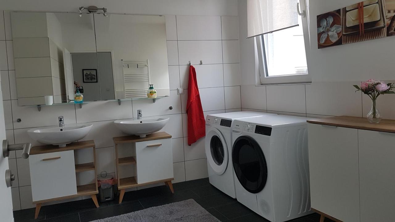 Moderne Maisonette Mit Terrasse Viena Exterior foto